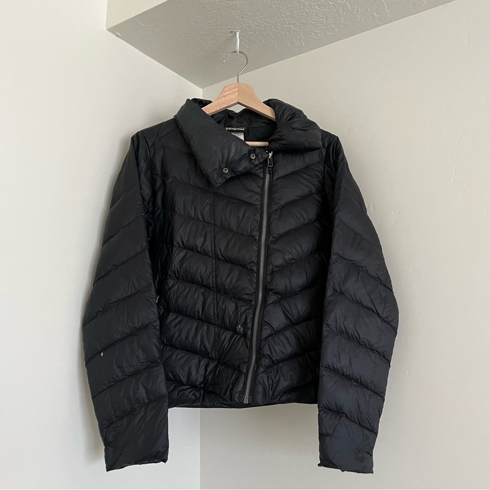 Patagonia Prow down puffer jacket in Black